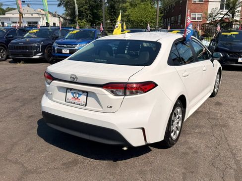 Used 2024 Toyota Corolla LE FWD image 7