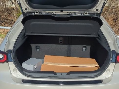 New 2026 MAZDA MAZDA3 Hatchback w/Premium Plus Pkg image 29