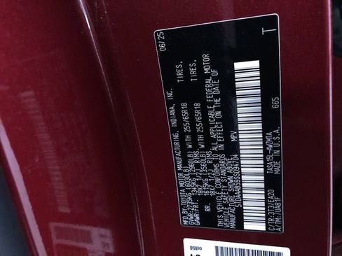 Certified 2025 Toyota Grand Highlander AWD image 33