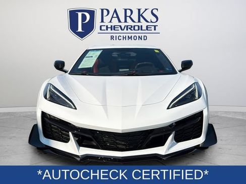 Used 2023 Chevrolet Corvette Z06 w/ Z07 Performance Package RWD image 2