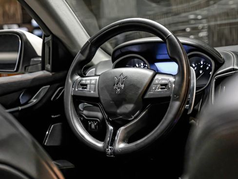 Used 2018 Maserati Ghibli S GranLusso AWD/4WD image 16