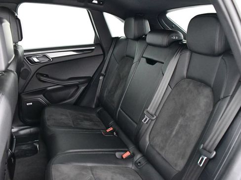 Used 2021 Porsche Macan AWD/4WD image 21