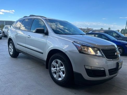Used 2017 Chevrolet Traverse LS AWD/4WD image 2