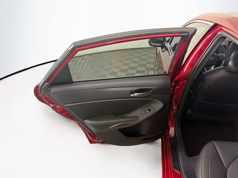 Used 2022 Toyota Avalon XLE FWD image 26