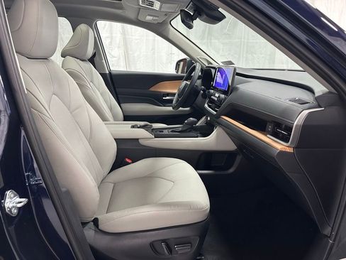 Used 2025 Toyota Grand Highlander AWD image 64