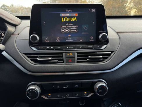 Used 2020 Nissan Altima 2.5 SR FWD image 17