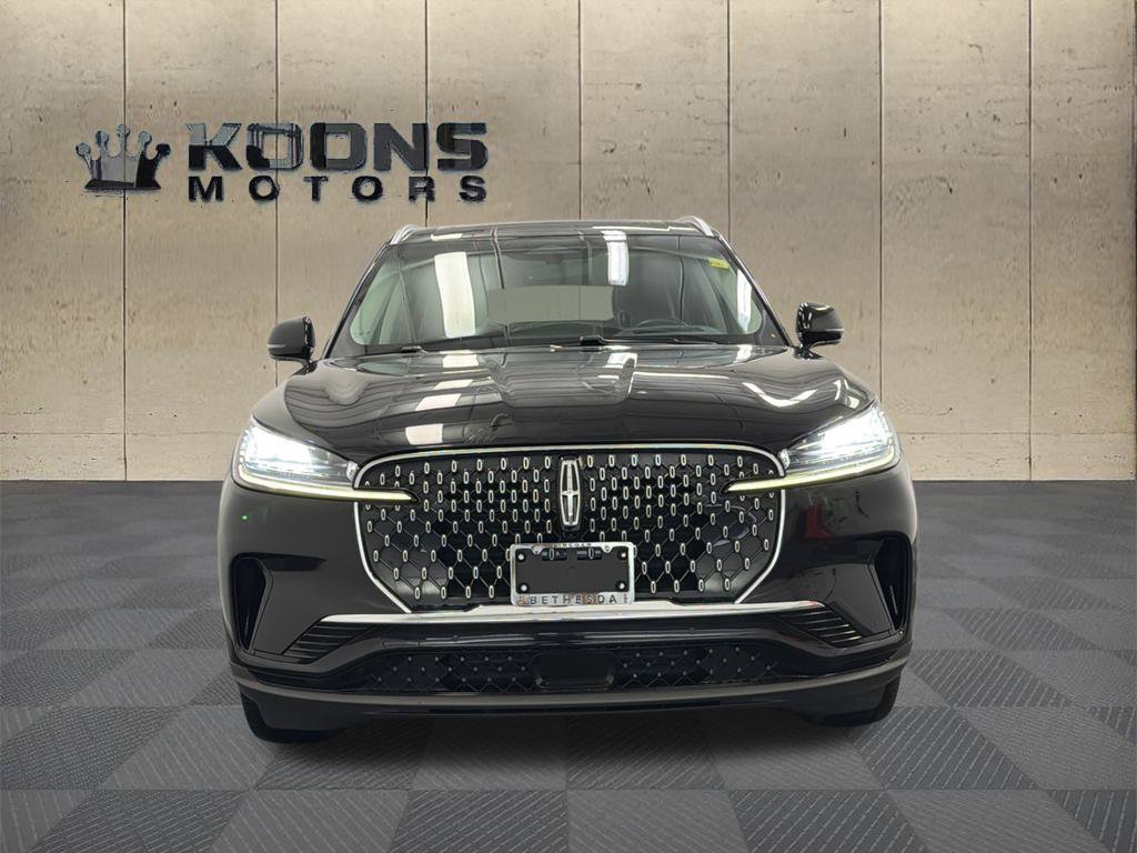 Used 2025 Lincoln Aviator Reserve AWD/4WD image 3