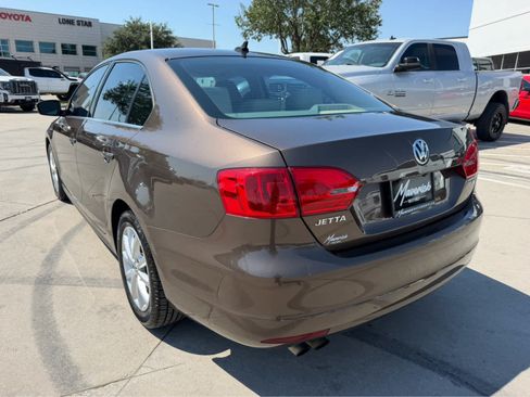 Used 2014 Volkswagen Jetta SE FWD image 6