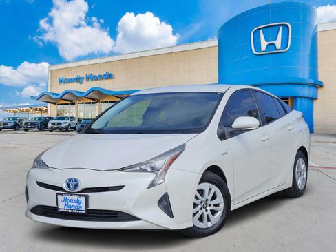 Used 2016 Toyota Prius Two FWD image 1