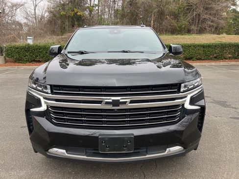 Used 2023 Chevrolet Suburban LT w/ LT Signature Package image 4