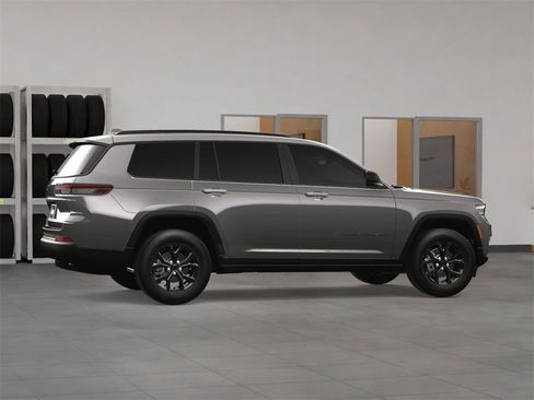 New 2025 Jeep Grand Cherokee L Altitude image 4