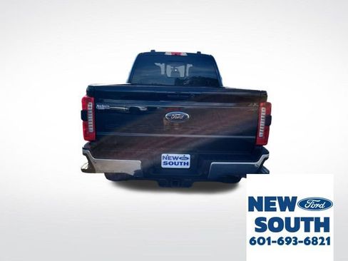 Used 2023 Ford F350 Lariat w/ Chrome Package image 4