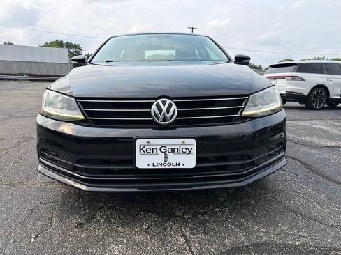 Used 2017 Volkswagen Jetta SE FWD image 5