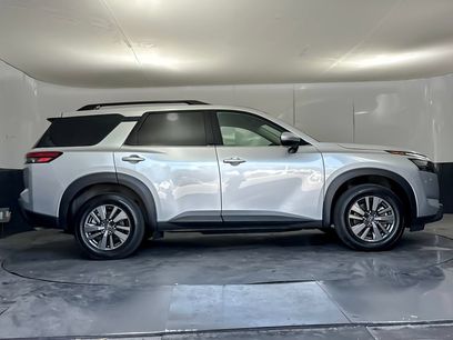 Used 2024 Nissan Pathfinder SV