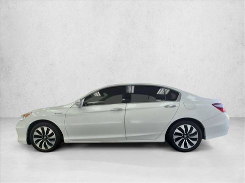 Used 2017 Honda Accord EX-L image 9