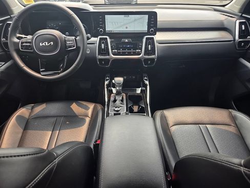 Used 2023 Kia Sorento SX AWD/4WD image 11