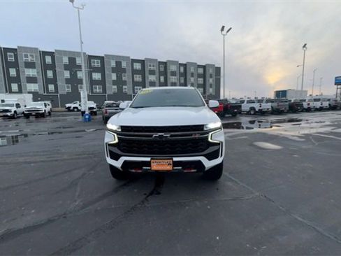 Used 2021 Chevrolet Tahoe Z71 w/ Luxury Package image 3