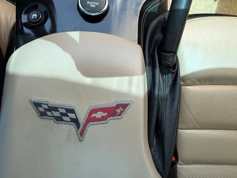 Used 2009 Chevrolet Corvette Coupe w/ Preferred Equipment Group RWD image 32