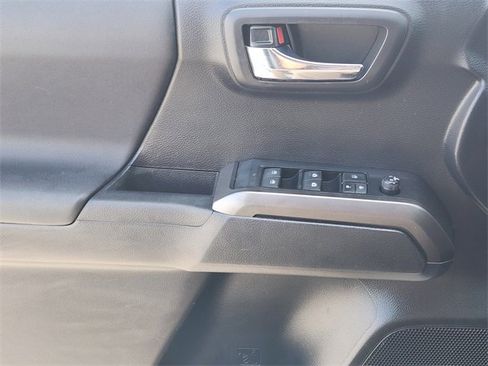 Used 2021 Toyota Tacoma TRD Off-Road image 23