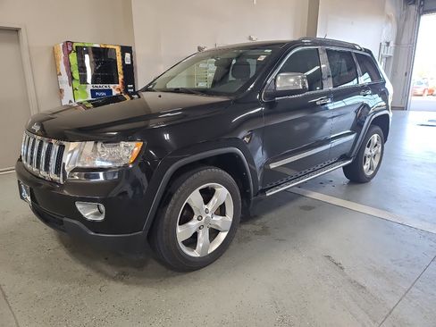 Used 2012 Jeep Grand Cherokee Laredo w/ Laredo E Group image 2