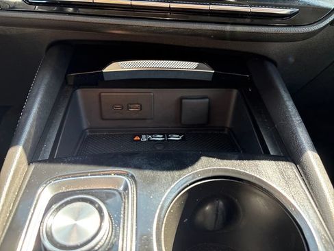 Used 2025 Buick Envision Sport Touring AWD/4WD image 17