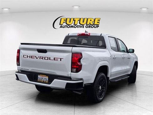 Used 2024 Chevrolet Colorado LT w/ LT Convenience Package image 4