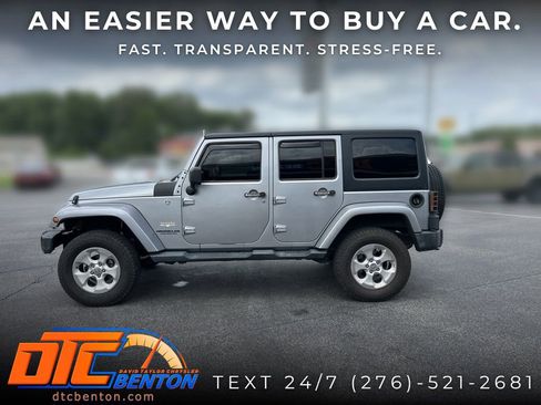 Used 2015 Jeep Wrangler Unlimited Sahara w/ Dual Top Group AWD/4WD image 4