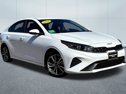Used 2024 Kia Forte LXS w/ LXS Technology Package image 11