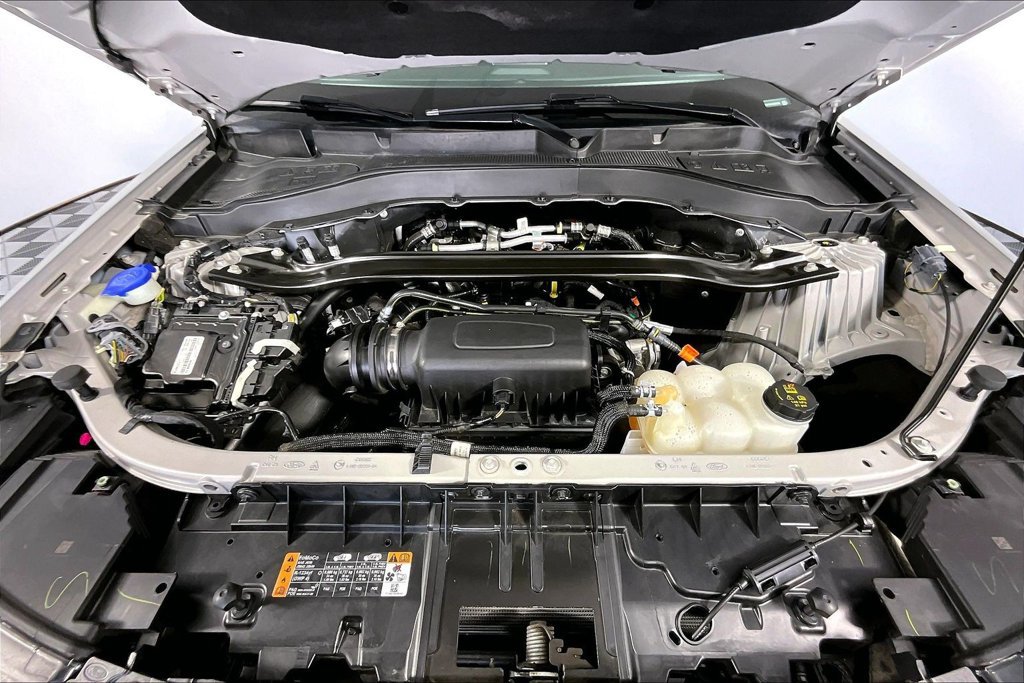 Certified 2023 Ford Explorer Limited RWD image 9