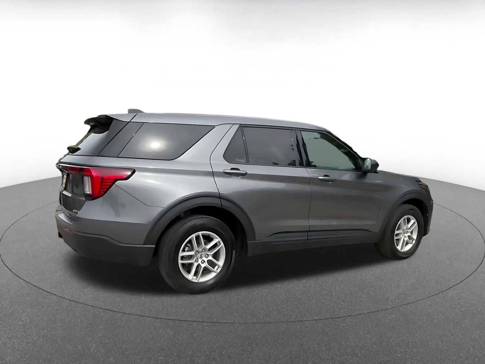 Used 2026 Ford Explorer Active AWD/4WD image 14