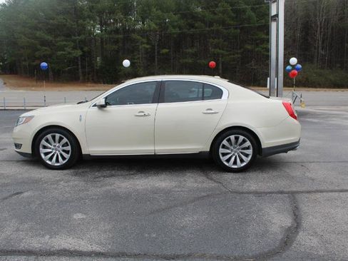 Used 2014 Lincoln MKS w/ Equipment Group 101A image 9