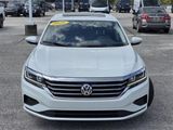 Used 2022 Volkswagen Passat 2.0T SE image 2