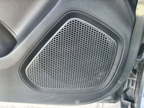 Used 2025 Hyundai Venue SEL FWD image 22