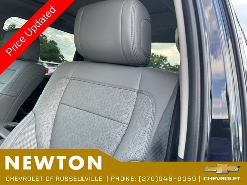 Used 2024 Toyota Tundra Limited w/ Power Package AWD/4WD image 5