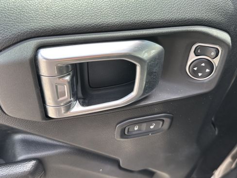 Used 2024 Jeep Wrangler Unlimited Sport AWD/4WD image 18