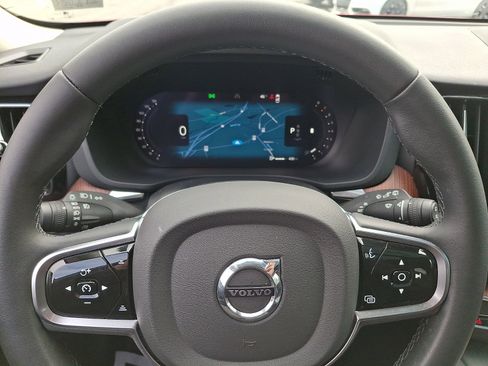 Certified 2023 Volvo XC60 B5 Plus w/ Climate Package AWD/4WD image 19