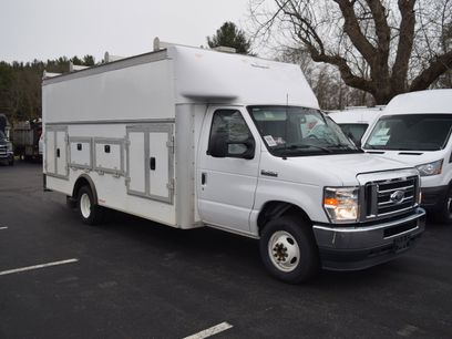 Used 2023 Ford E-450 and Econoline 450 Super Duty w/ Power Windows & Locks Group