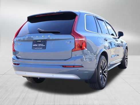 Used 2022 Volvo XC90 T6 Momentum w/ Advanced Package image 7
