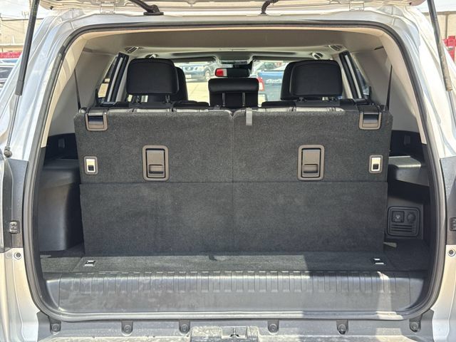 Used 2022 Toyota 4Runner SR5 Premium w/ Moonroof Package RWD image 32