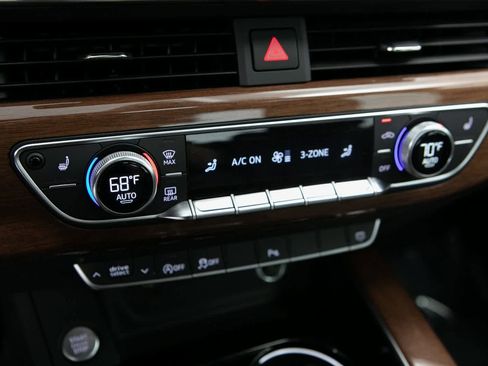 Used 2023 Audi A4 2.0T Premium w/ Convenience Package image 21