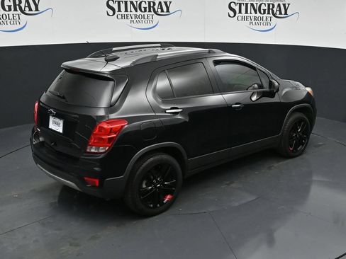 Used 2019 Chevrolet Trax LT w/ Sun & Sound Package AWD/4WD image 24