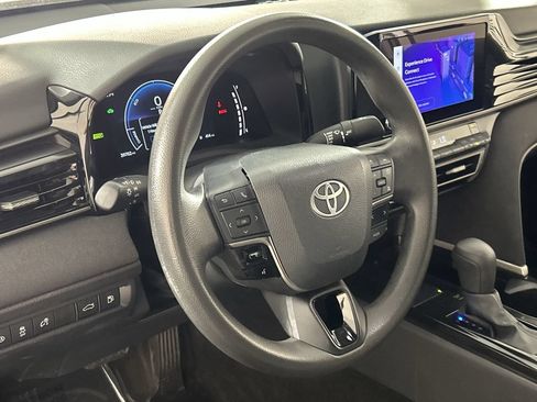 Used 2025 Toyota Camry LE FWD image 14