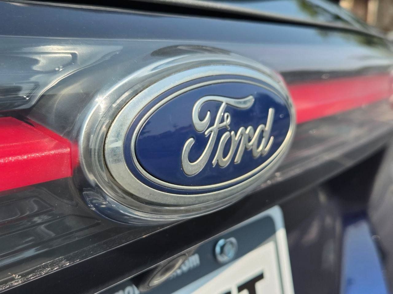 Used 2016 Ford Edge SE FWD image 8