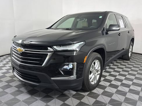 Used 2023 Chevrolet Traverse LS w/ Safety Package image 3