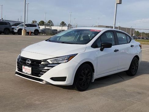 Certified 2025 Nissan Versa S w/ Trunk Package image 3