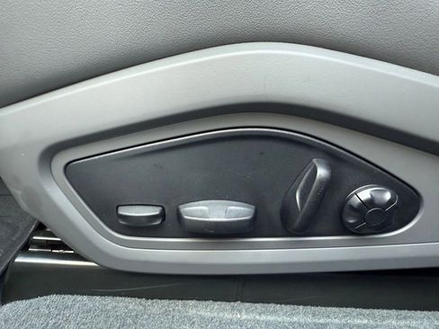 Used 2024 Porsche Taycan 4S image 22