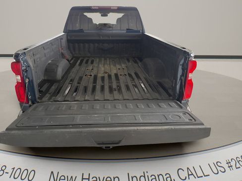 Used 2020 Chevrolet Silverado 2500 Custom w/ Custom Value Package image 6