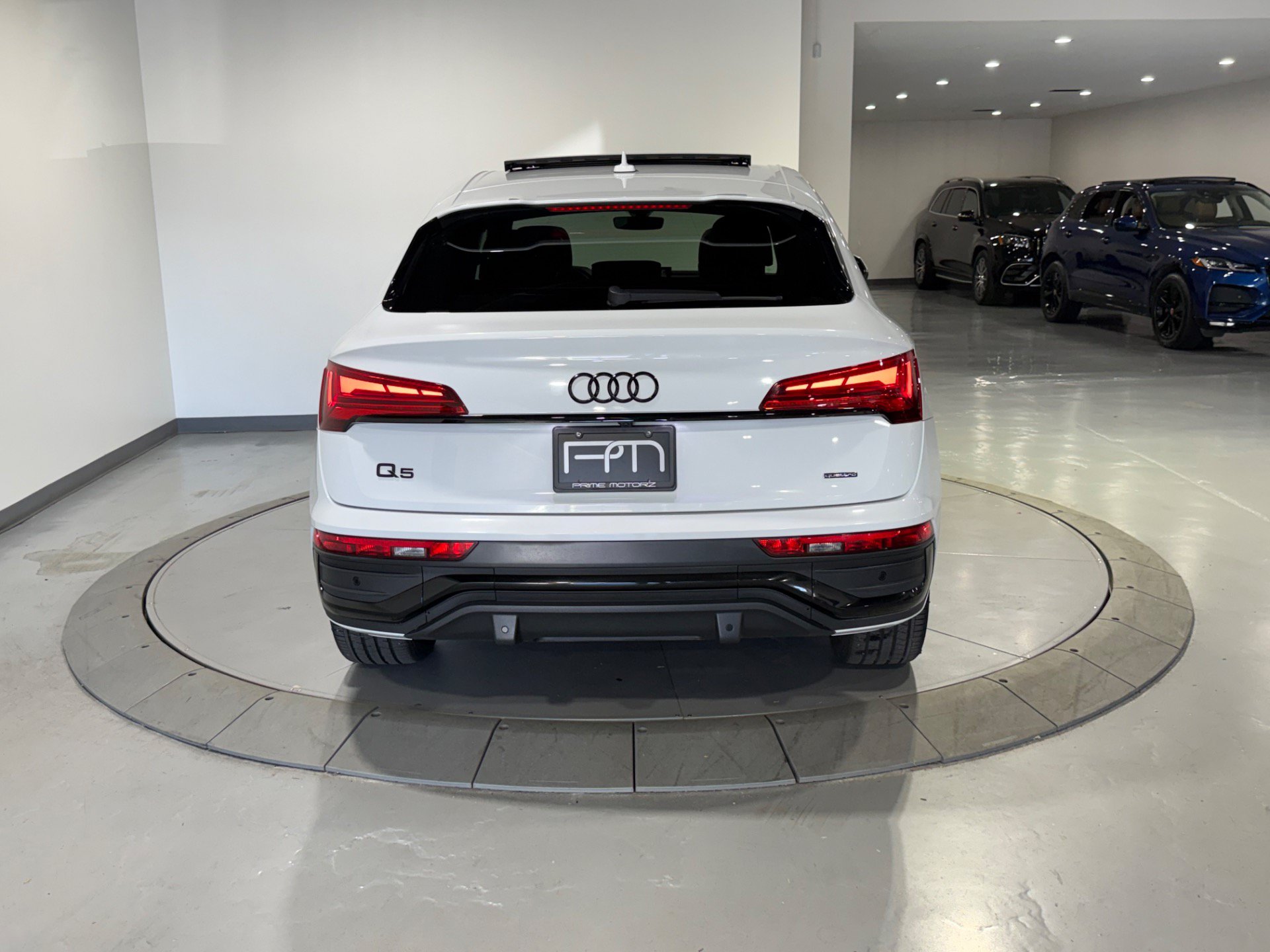 Used 2023 Audi Q5 2.0T Premium Plus w/ Premium Plus Package AWD/4WD image 16