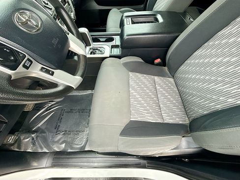Used 2020 Toyota Tundra SR5 w/ SR5 Upgrade Package RWD image 18