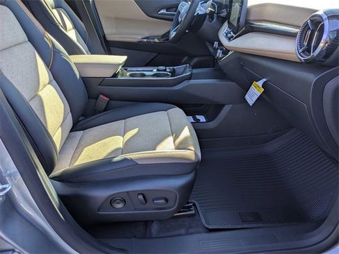 New 2026 Chevrolet Equinox ACTIV w/ Convenience Package III image 37